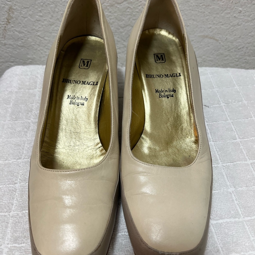 Bruno Magli Women's Beige Heels